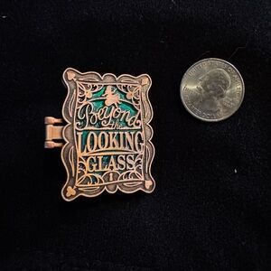 Hinged Disney Mirror Pin Alice in Wonderland Beyond the Looking Glass